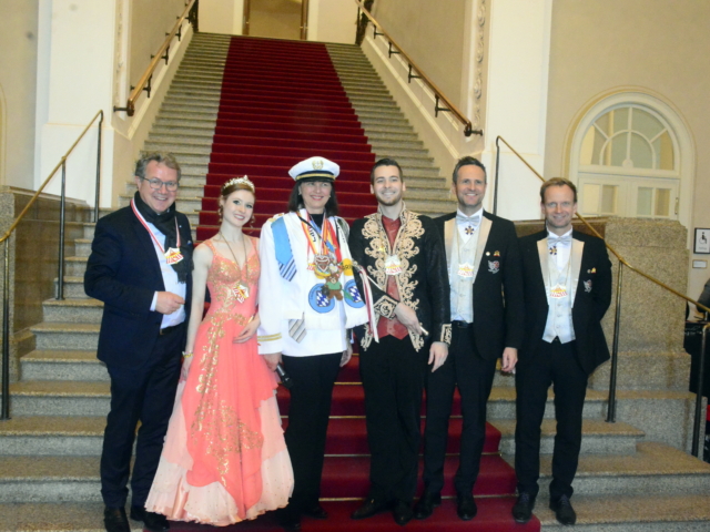 Prinzenpaar bei Präsidentin – Rosenheimer Prinzenpaar zu Gast im Landtag