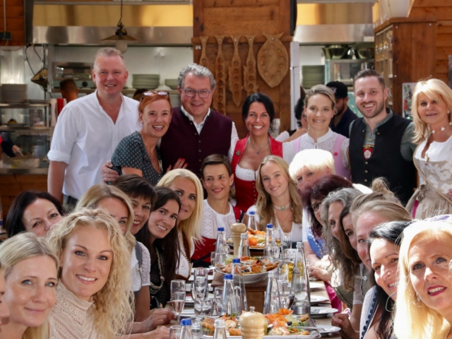 Klaus Stöttners Damenwiesn: Starke Frauen in Rosenheim